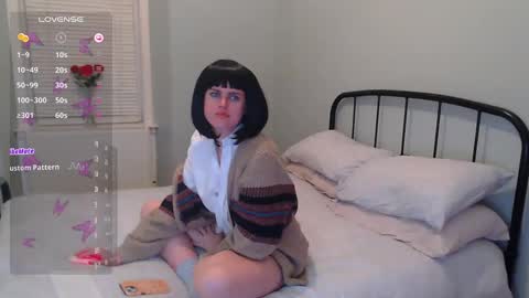 Mia  online show from January 28, 5:24 pm