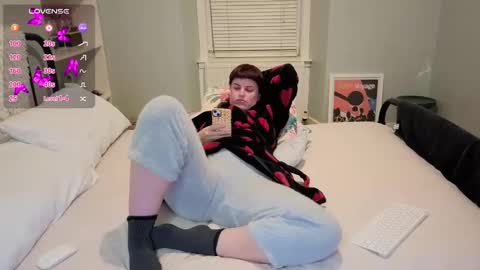 Mia  online show from November 1, 11:18 pm