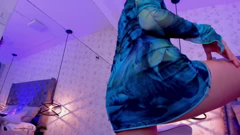 Snapshot of miawinx chatting on December 19, 5:07 am Mia winx online show from December 19, 5:07 am