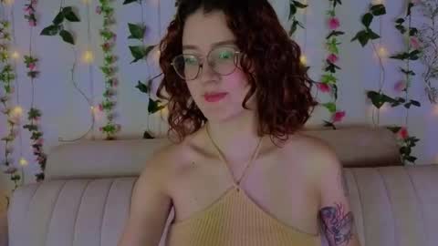 Snapshot of miawinx chatting on December 2, 1:22 am Mia winx online show from December 2, 1:22 am