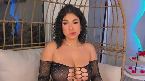 Snapshot of miawoderfull chatting on February 13, 4:00 am Mia online show from February 13, 4:00 am