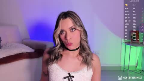 Snapshot of mich_bittersweet chatting on October 19, 10:10 pm online show from October 19, 10:10 pm