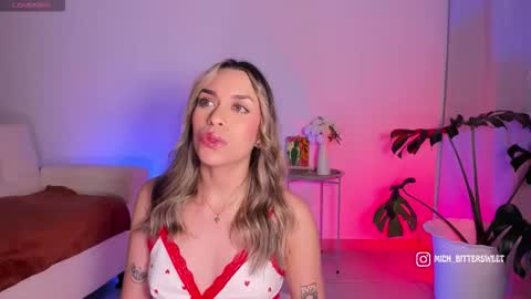 Snapshot of mich_bittersweet chatting on November 30, 11:09 pm online show from November 30, 11:09 pm