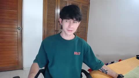 Snapshot of michaeel_blue chatting on June 11, 7:56 pm Michael online show from June 11, 7:56 pm