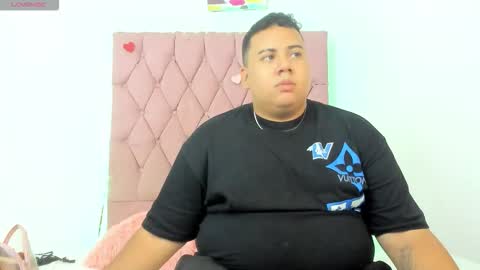 Snapshot of michael_and_sharon chatting on October 22, 4:02 am Micky and Sharon online show from October 22, 4:02 am