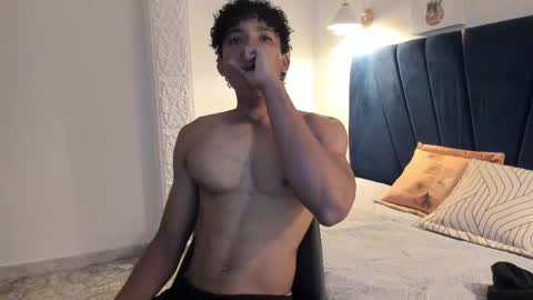 Snapshot of michael_cum23 chatting on June 4, 8:37 pm michael_cum23 online show from June 4, 8:37 pm