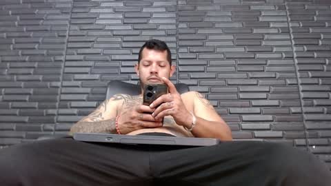 Michael Daviss online show from December 10, 1:33 pm