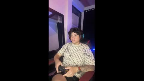 Snapshot of michael_kendall0 chatting on December 2, 10:34 pm michael independent model online show from December 2, 10:34 pm