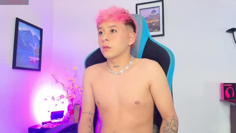 michael_lopez_1 online show from April 10, 11:04 am