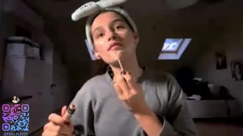 Snapshot of michael_pors chatting on October 18, 2:18 pm Emily online show from October 18, 2:18 pm