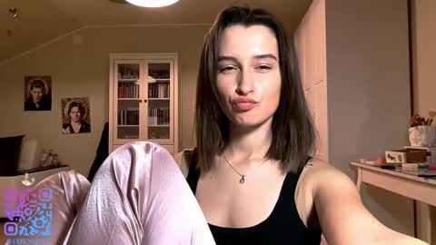 Snapshot of michael_pors chatting on November 11, 2:28 pm Emily online show from November 11, 2:28 pm