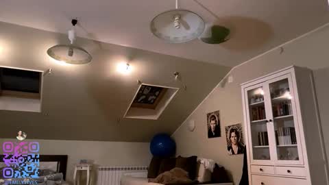 Snapshot of michael_pors chatting on November 30, 2:10 pm Emily online show from November 30, 2:10 pm