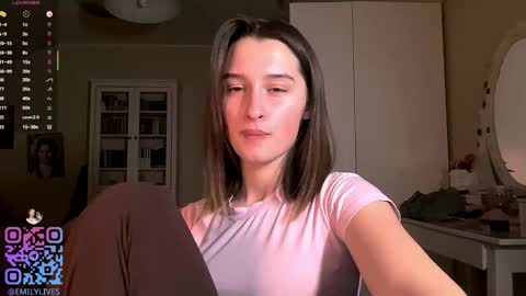 Snapshot of michael_pors chatting on December 5, 2:14 pm Emily online show from December 5, 2:14 pm