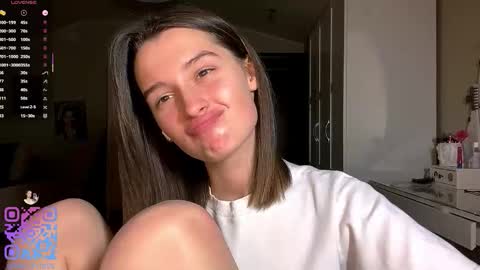 Snapshot of michael_pors chatting on December 15, 2:21 pm Emily online show from December 15, 2:21 pm