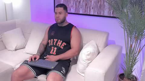 Michael Salens independent model online show from February 21, 10:28 am