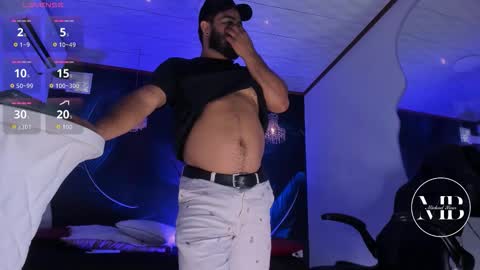 Snapshot of michaelbear_ chatting on November 5, 2:06 pm Michael online show from November 5, 2:06 pm