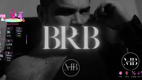 Snapshot of michaelbear_ chatting on November 12, 12:05 pm Michael online show from November 12, 12:05 pm