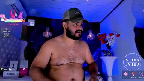 Snapshot of michaelbear_ chatting on November 19, 2:28 pm Michael online show from November 19, 2:28 pm