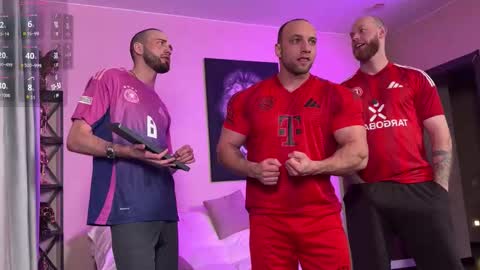 michaelbradley_for_u online show from February 21, 8:10 pm