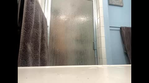 Snapshot of michaelcalif818 chatting on November 5, 3:06 am DMCA online show from November 5, 3:06 am