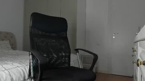 MichaelEvansx online show from July 7, 7:40 pm