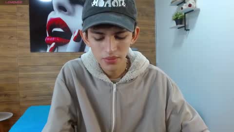 Snapshot of michaelkoiv chatting on December 4, 12:25 pm michaelkoiv online show from December 4, 12:25 pm