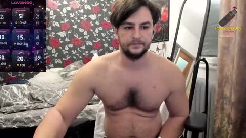 Snapshot of michaelragnar90 chatting on January 15, 9:35 am michaelragnar90 online show from January 15, 9:35 am