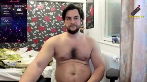 Snapshot of michaelragnar90 chatting on January 27, 9:13 am michaelragnar90 online show from January 27, 9:13 am