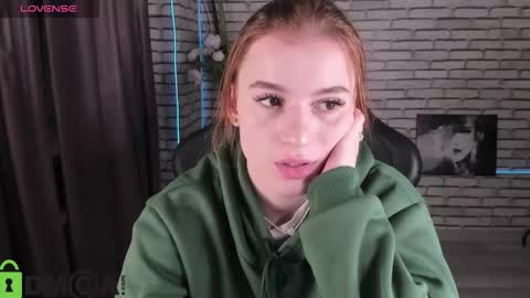 Stacey online show from December 21, 1:35 am