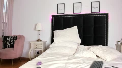 Snapshot of michel_owens chatting on March 14, 11:59 am michel_owens online show from March 14, 11:59 am