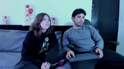 Snapshot of michelandchris chatting on November 27, 12:29 pm MichelandChris online show from November 27, 12:29 pm