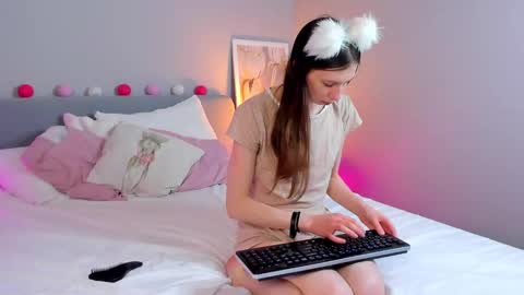 michele_mack online show from December 4, 9:18 am