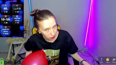 michele_mack online show from December 13, 2:54 am
