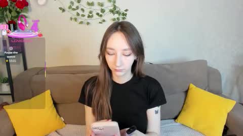 Snapshot of michelle__allen chatting on November 4, 1:05 am Michelle online show from November 4, 1:05 am