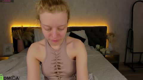 michelle_blond online show from March 7, 10:45 am