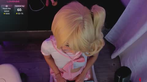 michelle_cutee_ online show from October 11, 8:18 pm