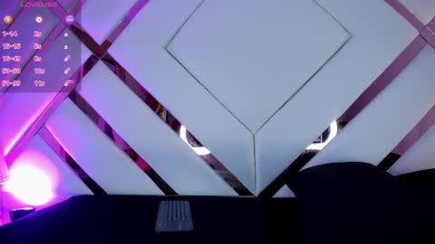 michelle_cutee_ online show from March 23, 8:24 pm