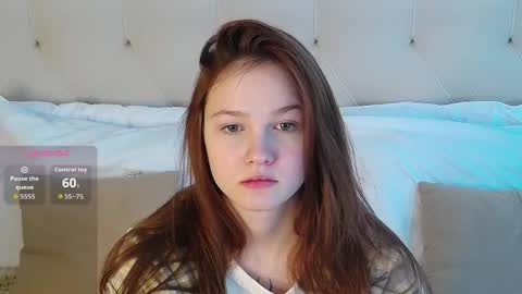 Snapshot of michelle_roux chatting on February 1, 8:29 pm Michelle online show from February 1, 8:29 pm