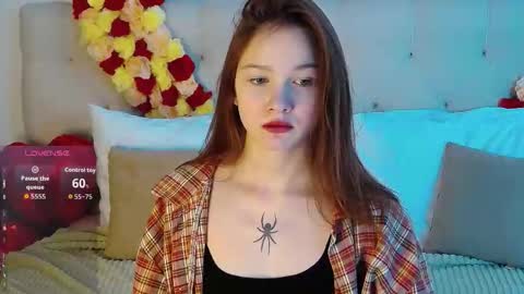 Snapshot of michelle_roux chatting on February 15, 8:05 pm Michelle online show from February 15, 8:05 pm