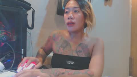 Snapshot of michelle_ux chatting on November 17, 7:03 am michelle_ux online show from November 17, 7:03 am