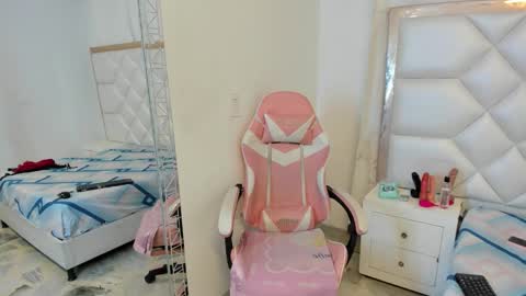 michelleblair1 online show from March 6, 1:29 pm