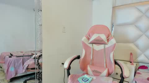 michelleblair1 online show from May 7, 2:33 pm