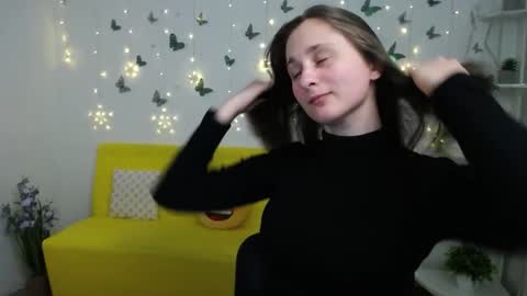 Snapshot of michellee11 chatting on March 1, 12:51 pm Michel online show from March 1, 12:51 pm