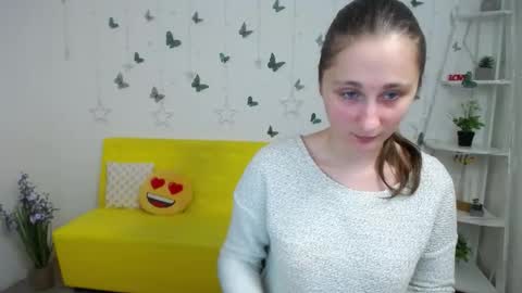 Snapshot of michellee11 chatting on March 6, 12:01 pm Michel online show from March 6, 12:01 pm