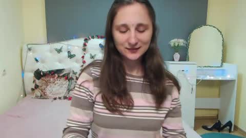 Snapshot of michellee11 chatting on March 30, 11:22 am Michel online show from March 30, 11:22 am