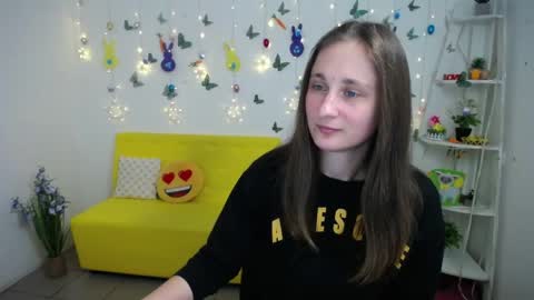 Snapshot of michellee11 chatting on April 1, 1:41 pm Michel online show from April 1, 1:41 pm