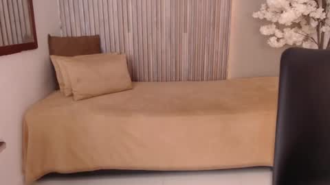 Snapshot of michellee_20 chatting on October 9, 1:20 pm Michelle online show from October 9, 1:20 pm