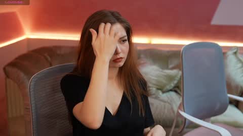 Snapshot of michelleinlove4u chatting on February 4, 12:00 pm Michelle online show from February 4, 12:00 pm