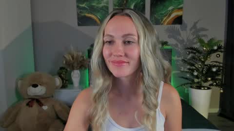 MichelleOrtis online show from December 8, 4:18 pm