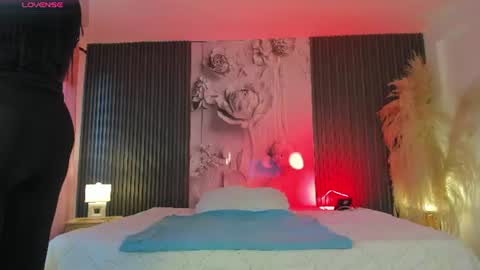 michellepreston_ online show from June 22, 12:02 pm